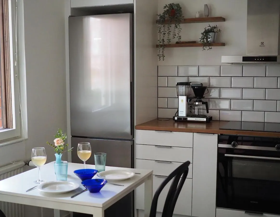 Oceanic & Trendy Two Bedroom Apartment With Free Parking Helsínquia