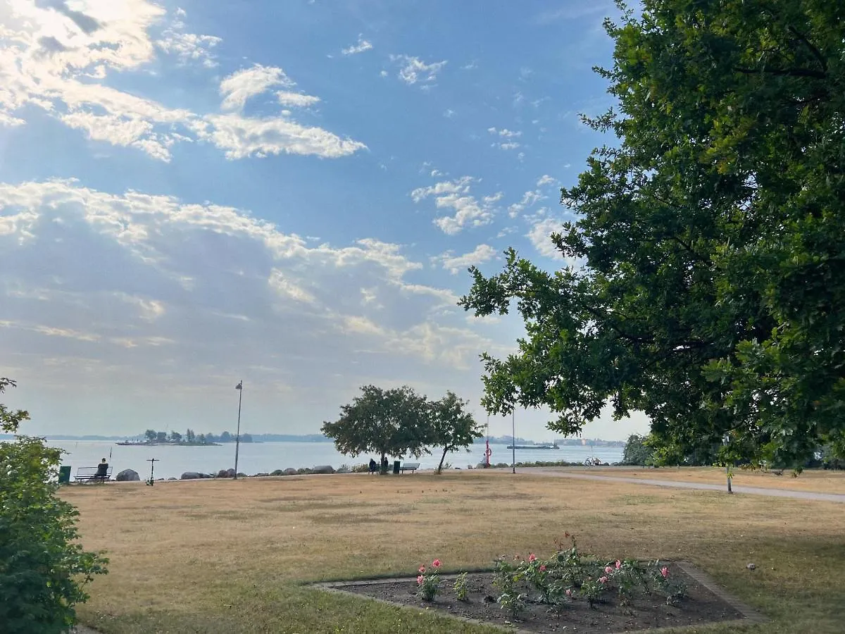 Oceanic & Trendy Two Bedroom Apartment With Free Parking Helsínquia