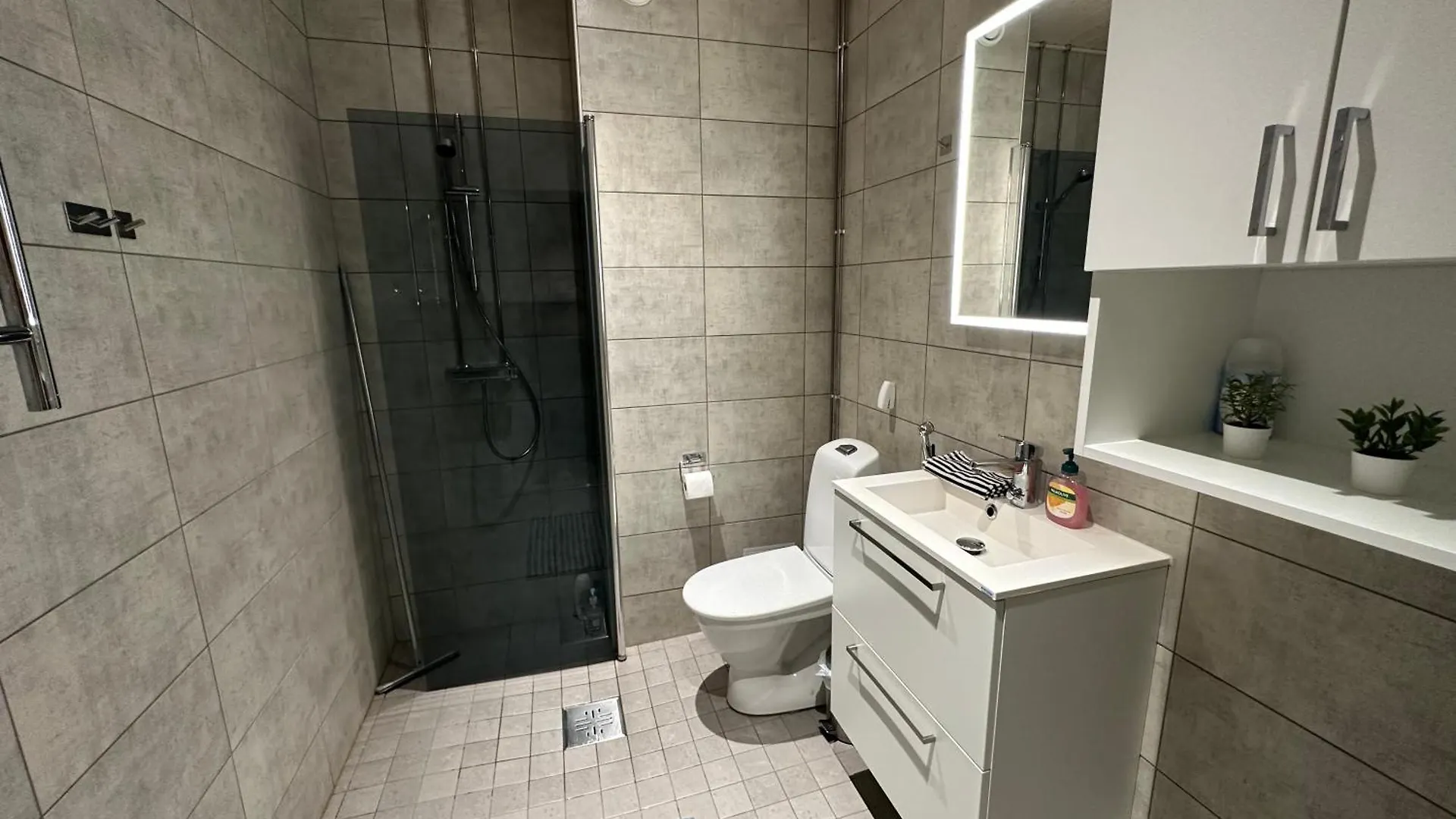 Oceanic & Trendy Two Bedroom Apartment With Free Parking Helsínquia Finlândia