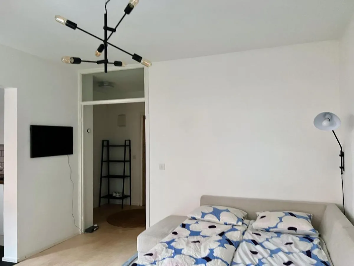 Oceanic & Trendy Two Bedroom Apartment With Free Parking 헬싱키